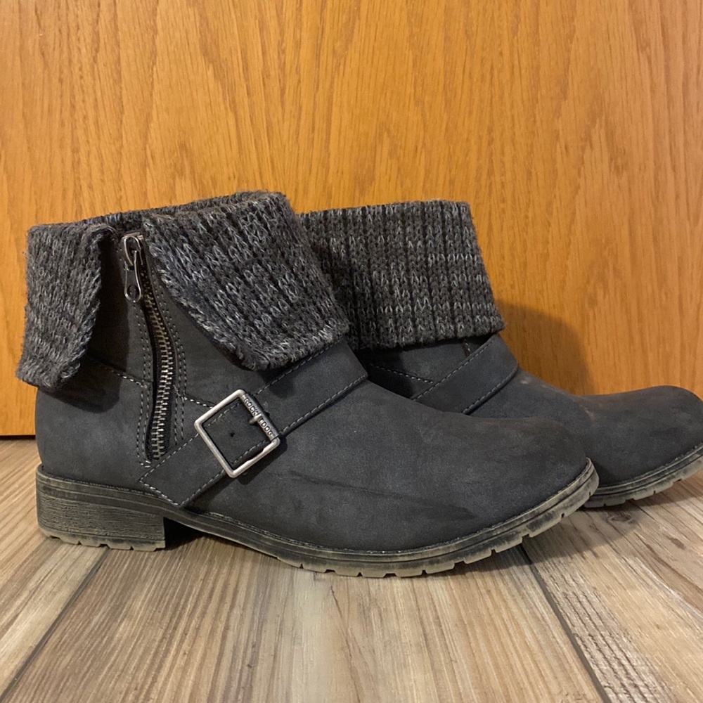 Gray Rocket Dog booties size 7.5